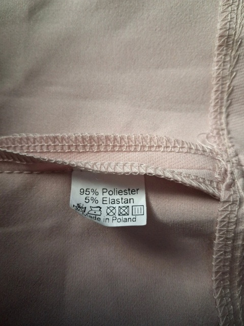 Metka składu sukienki Rupe line – 95% poliester 5% elastan
